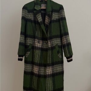 Elegant Plaid Trench Coat in Green and Black